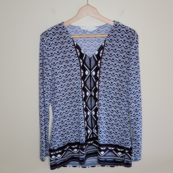 Magnolia Grace | Navy & Brown Print Stretchy V-neck Top Size Medium - Picture 5 of 5